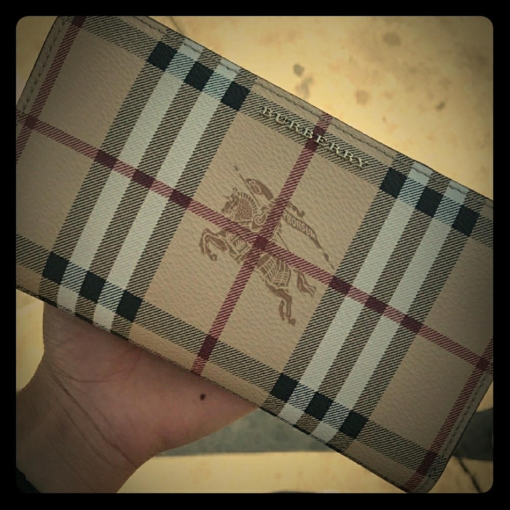 Burberry Elmore Wallet